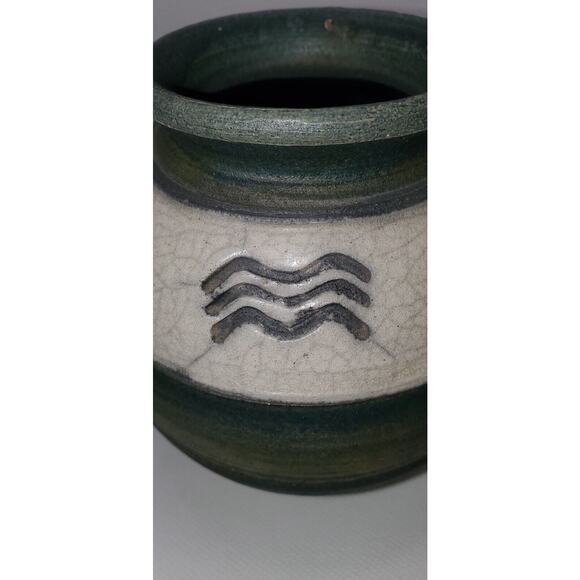 Hawaiian Raku Pottery Vase Signed By C Matti Maui Petroglyphs Faint Chip On Top - Picture 9 of 14